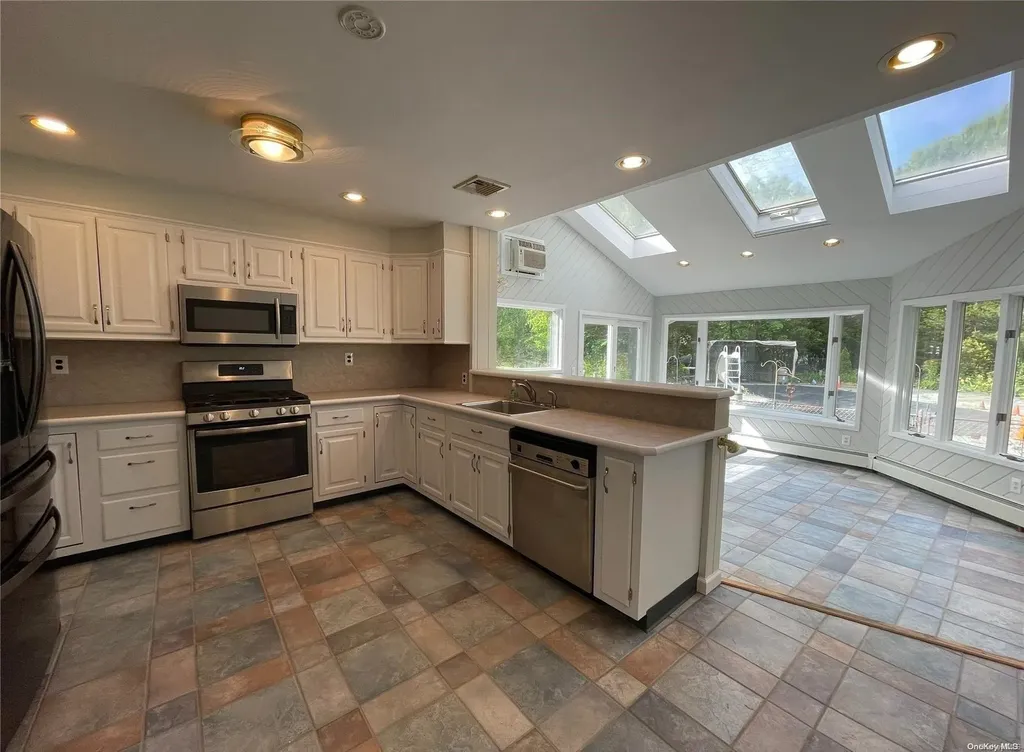 8 Ruth Street Huntington NY 11743