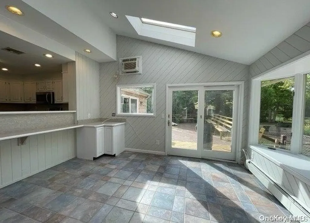 8 Ruth Street Huntington NY 11743