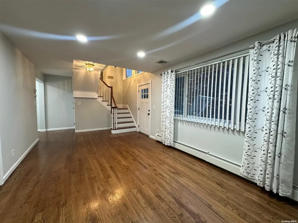 8 Ruth Street Huntington NY 11743