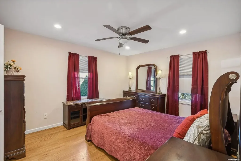 486 18th Street West Babylon NY 11704