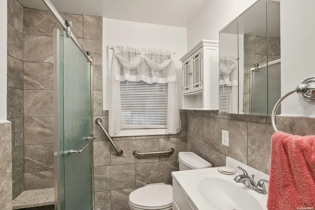 486 18th Street West Babylon NY 11704