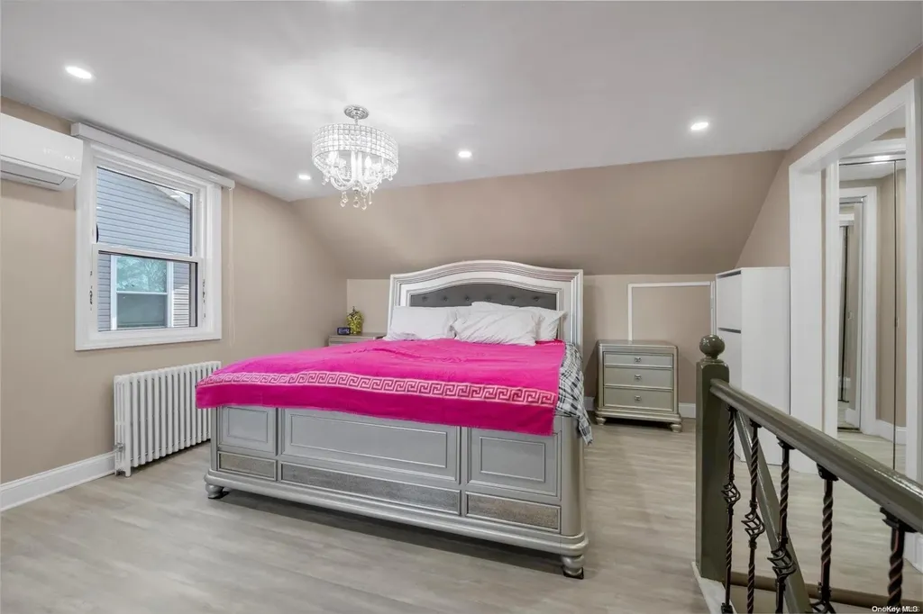 32 Corwin Avenue New Hyde Park NY 11040
