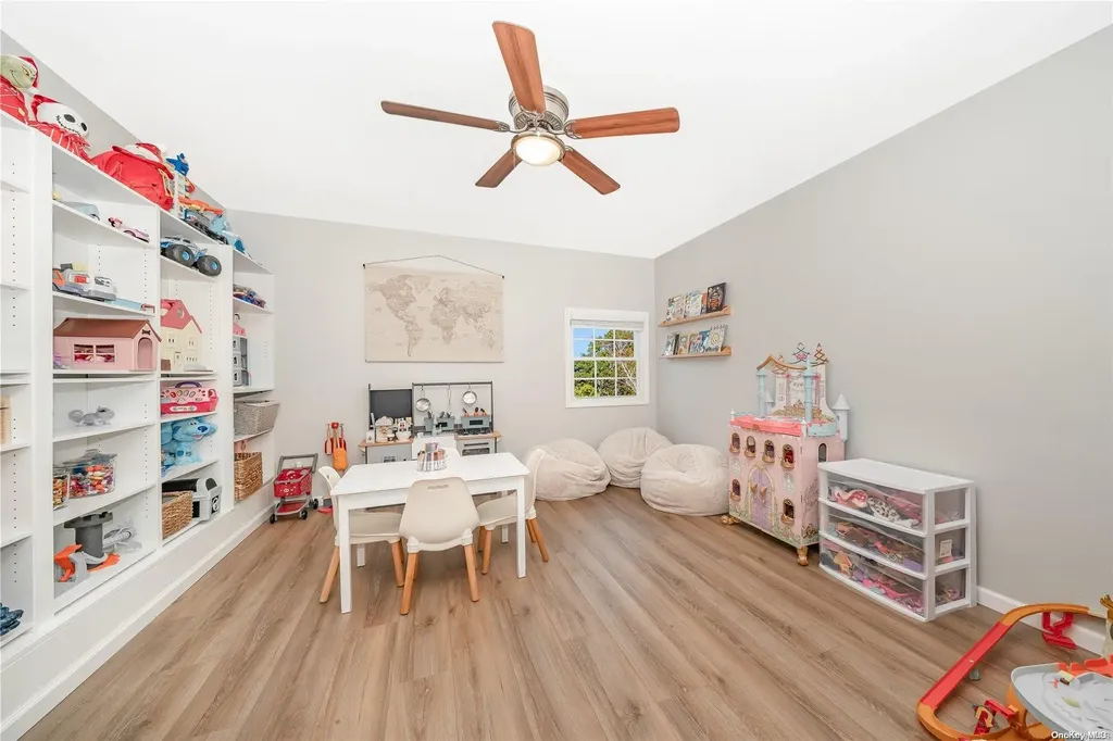 79 N Evergreen Drive Selden NY 11784