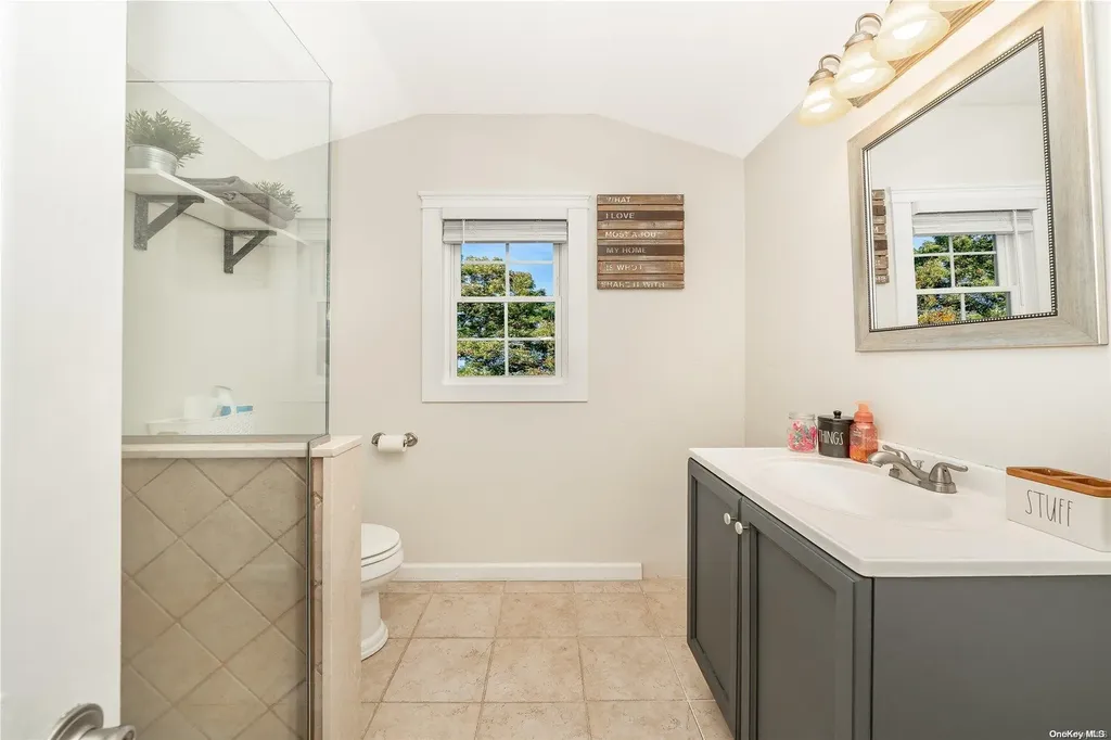 79 N Evergreen Drive Selden NY 11784