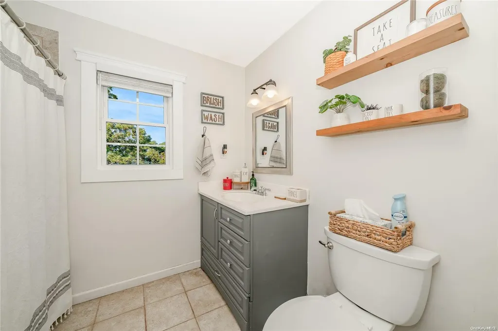 79 N Evergreen Drive Selden NY 11784