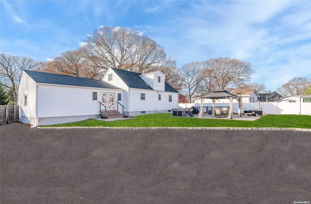 79 N Evergreen Drive Selden NY 11784