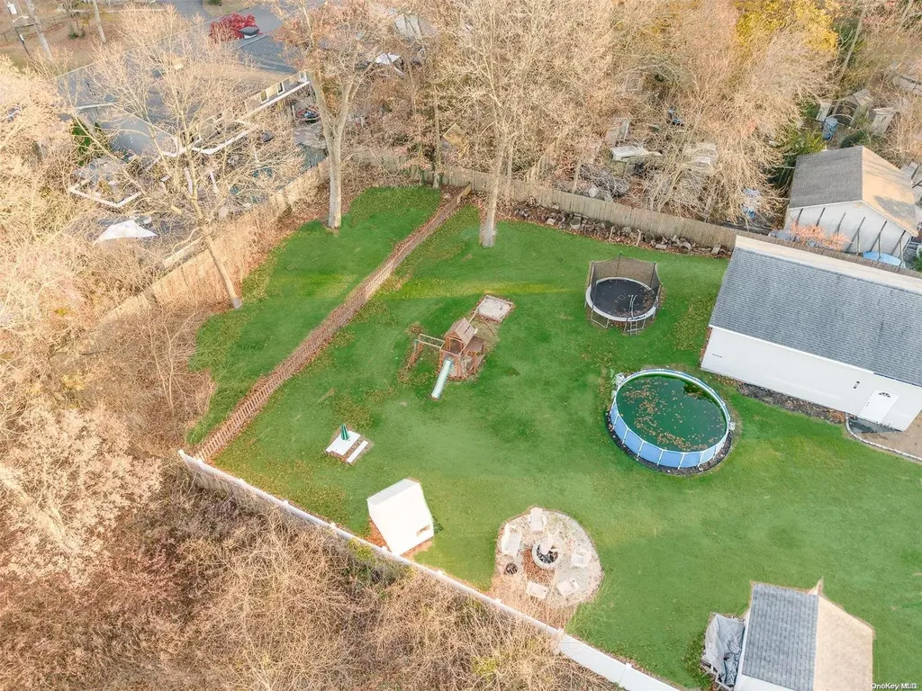 79 N Evergreen Drive Selden NY 11784