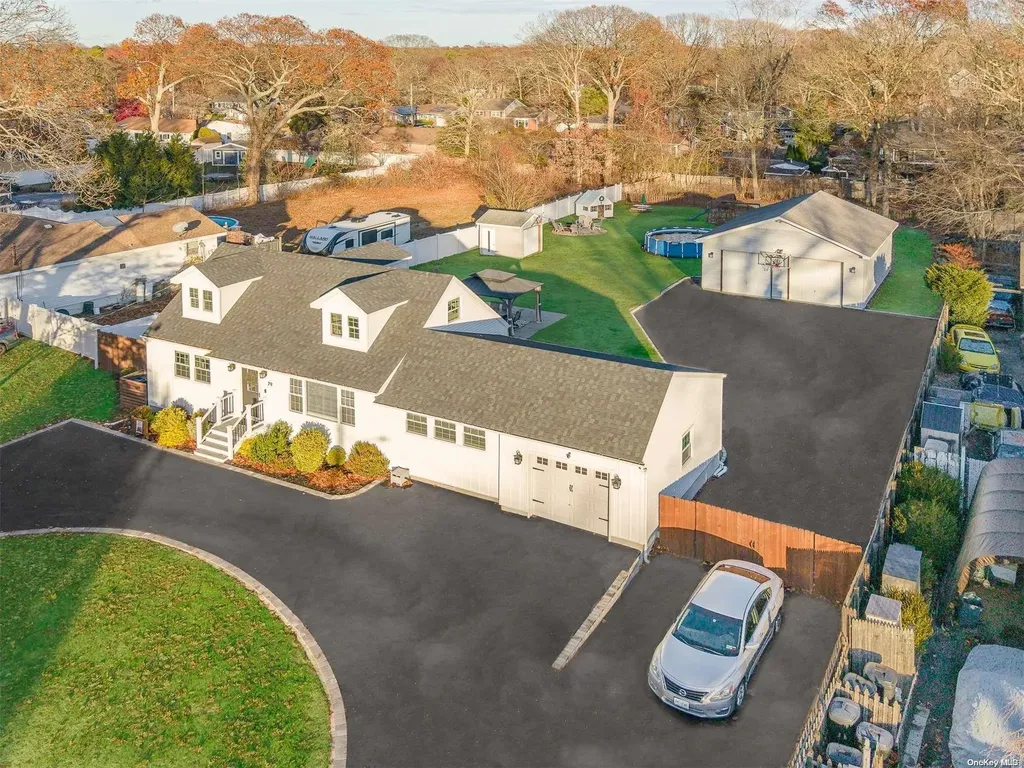 79 N Evergreen Drive Selden NY 11784