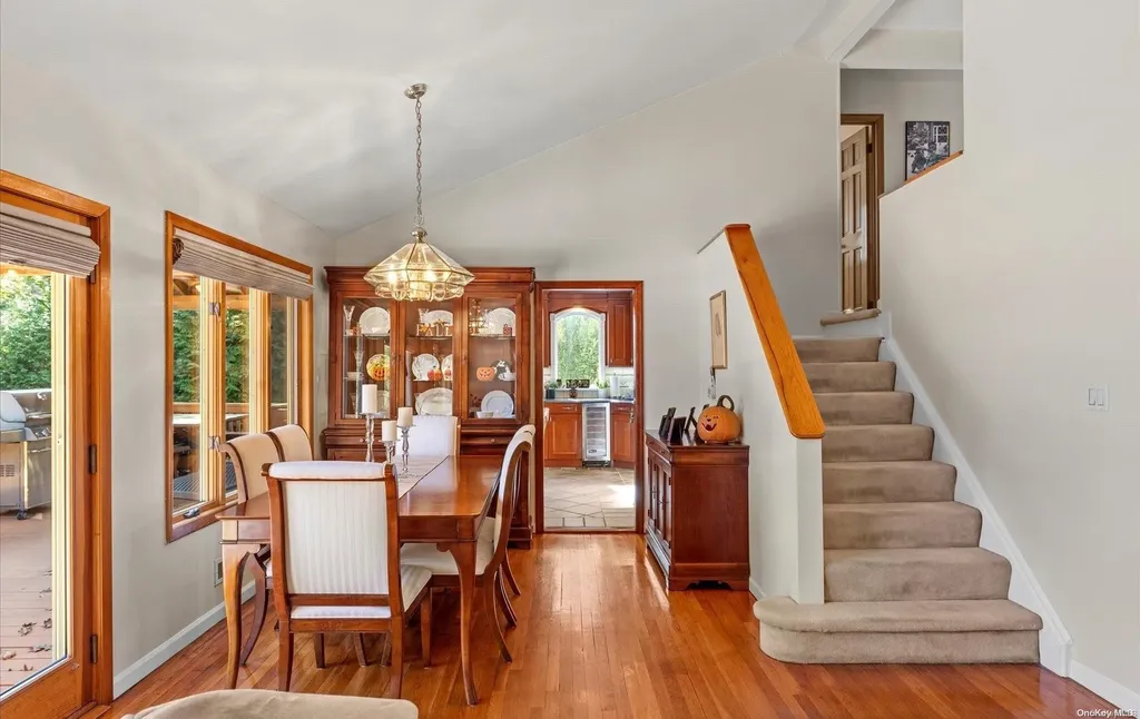 13 Spruce Lane Syosset NY 11791