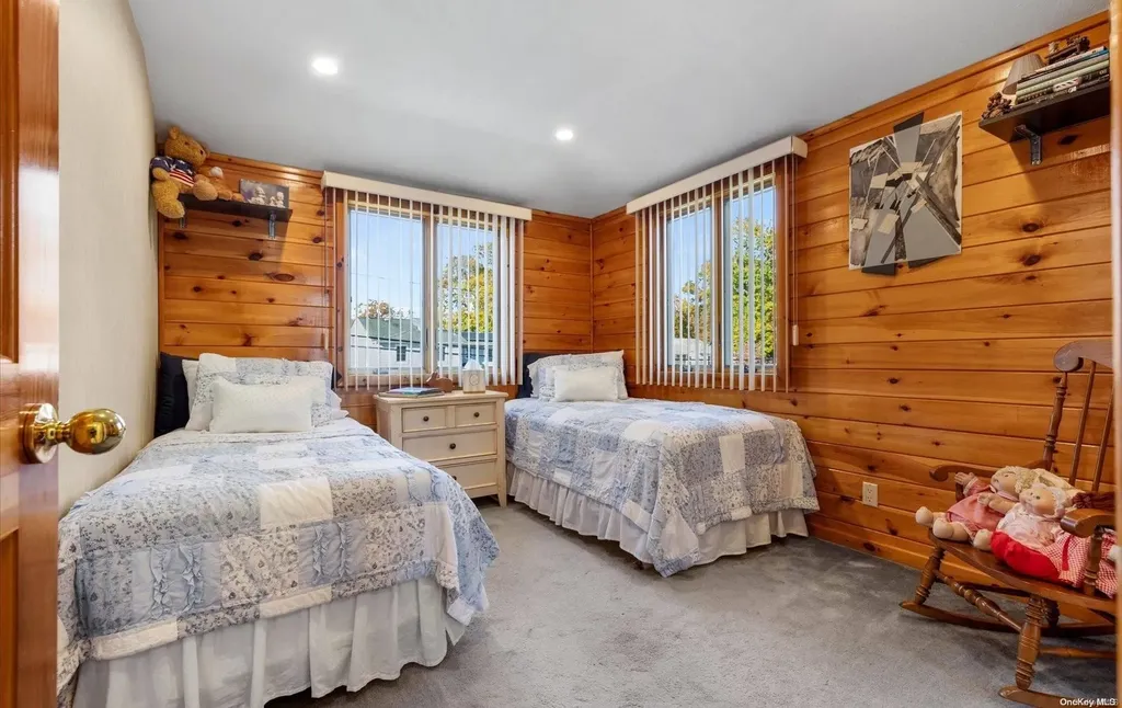 13 Spruce Lane Syosset NY 11791
