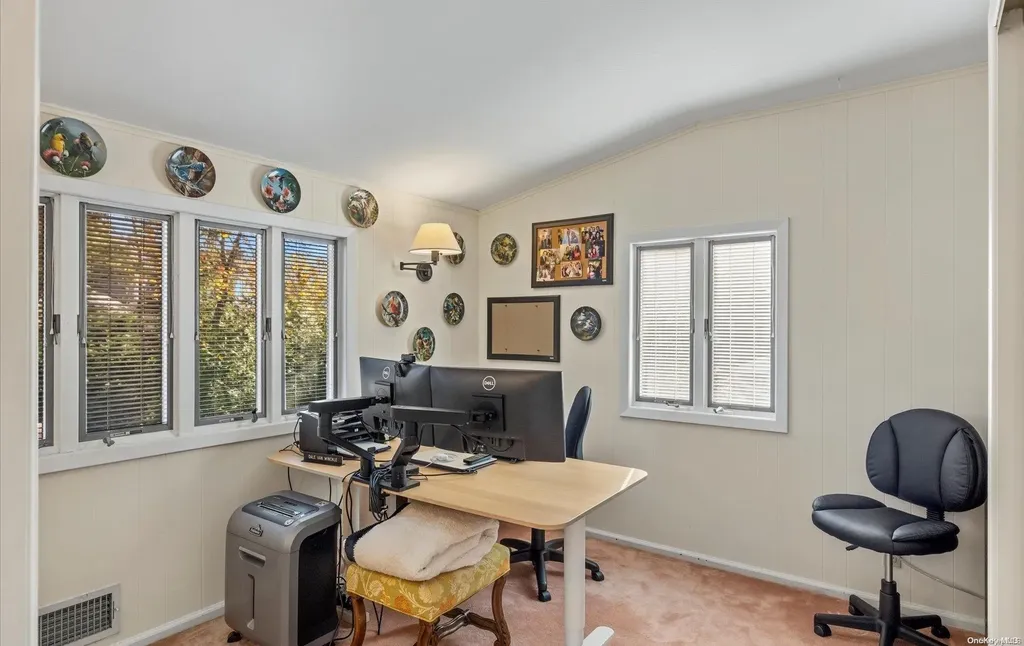 13 Spruce Lane Syosset NY 11791