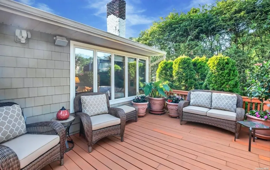 13 Spruce Lane Syosset NY 11791
