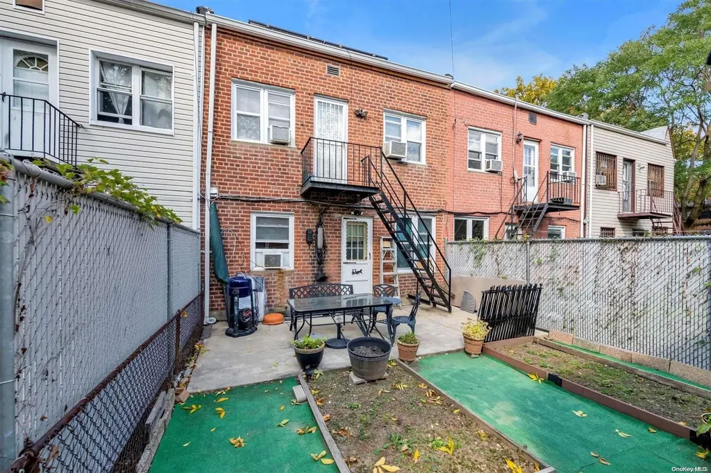 3086 Avenue W Brooklyn NY 11229