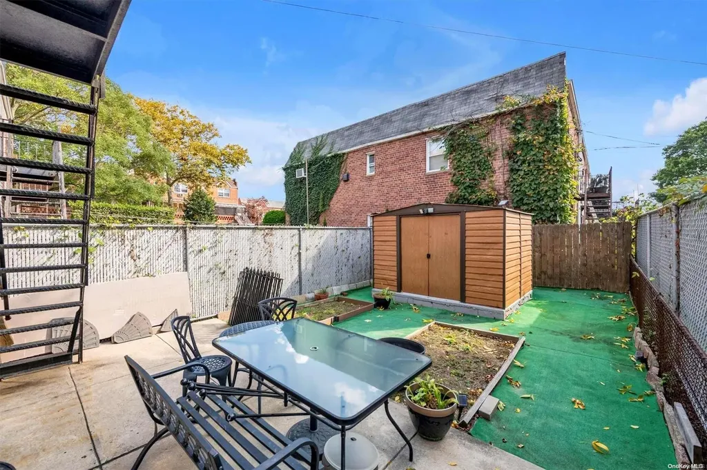 3086 Avenue W Brooklyn NY 11229