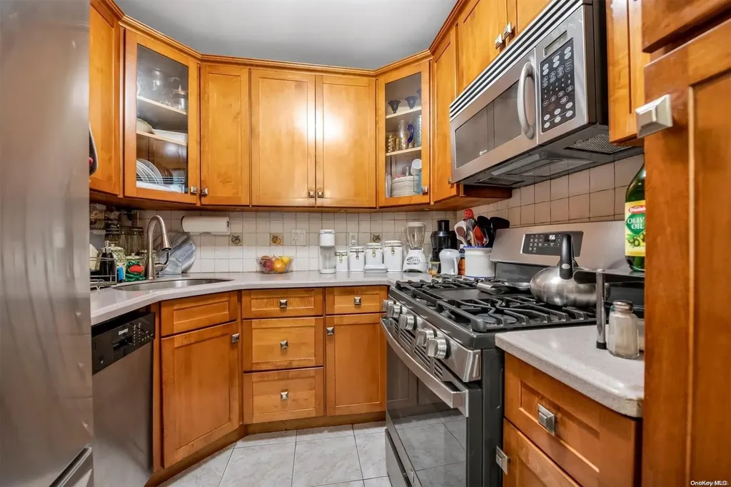 3086 Avenue W Brooklyn NY 11229