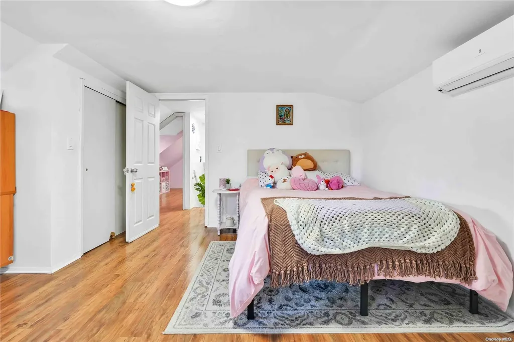 1260 Bretton Road Valley Stream NY 11580