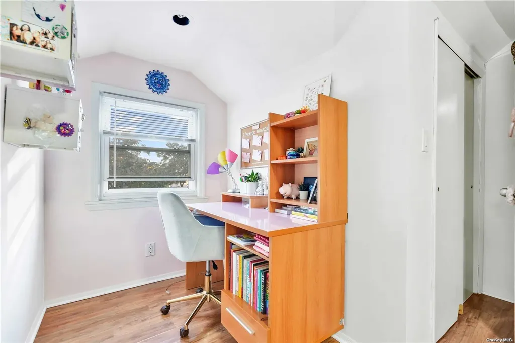 1260 Bretton Road Valley Stream NY 11580