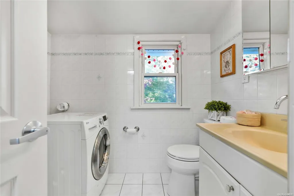 1260 Bretton Road Valley Stream NY 11580