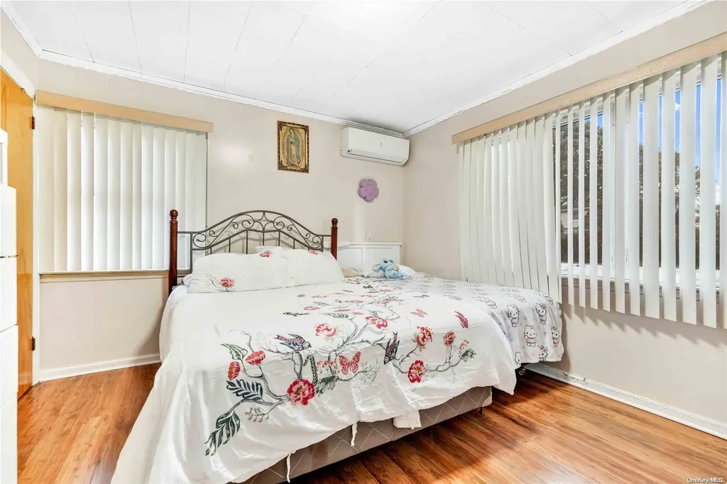 1260 Bretton Road Valley Stream NY 11580