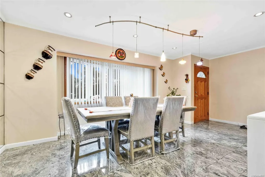 1260 Bretton Road Valley Stream NY 11580