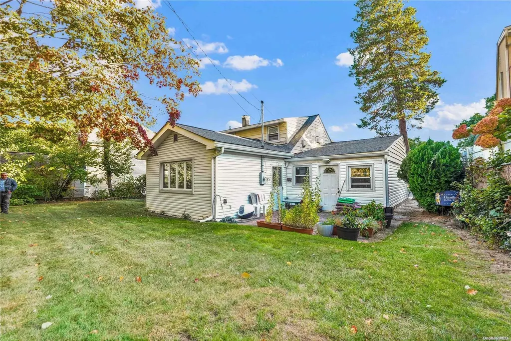 1260 Bretton Road Valley Stream NY 11580