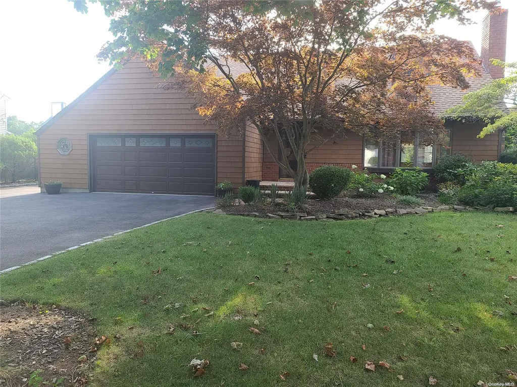 1057 Carlls Straight Path Dix Hills NY 11746