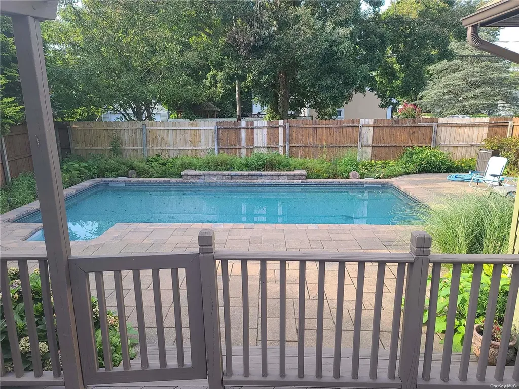 1057 Carlls Straight Path Dix Hills NY 11746