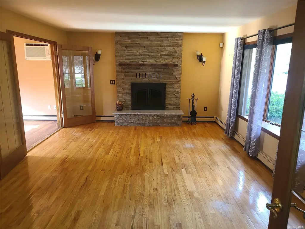 1057 Carlls Straight Path Dix Hills NY 11746