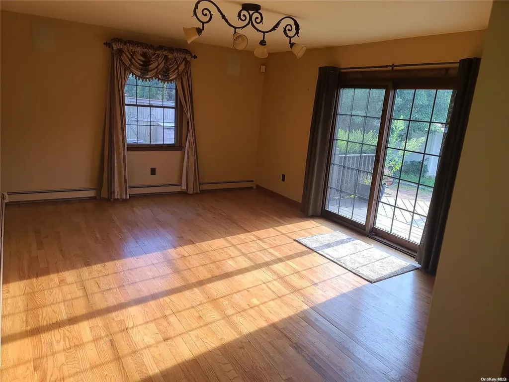 1057 Carlls Straight Path Dix Hills NY 11746