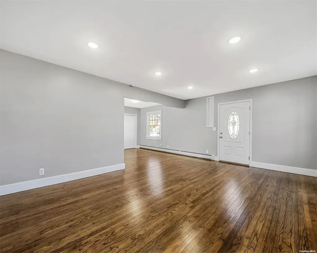 26 Benjamin Street Bay Shore NY 11706