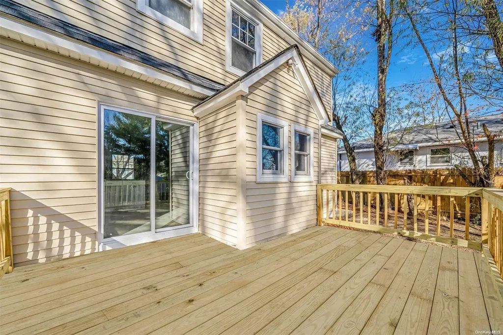 26 Benjamin Street Bay Shore NY 11706