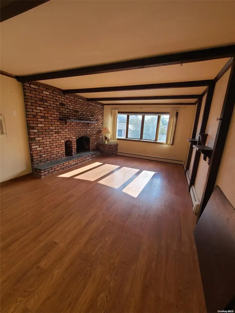 407 Herzel Boulevard West Babylon NY 11704