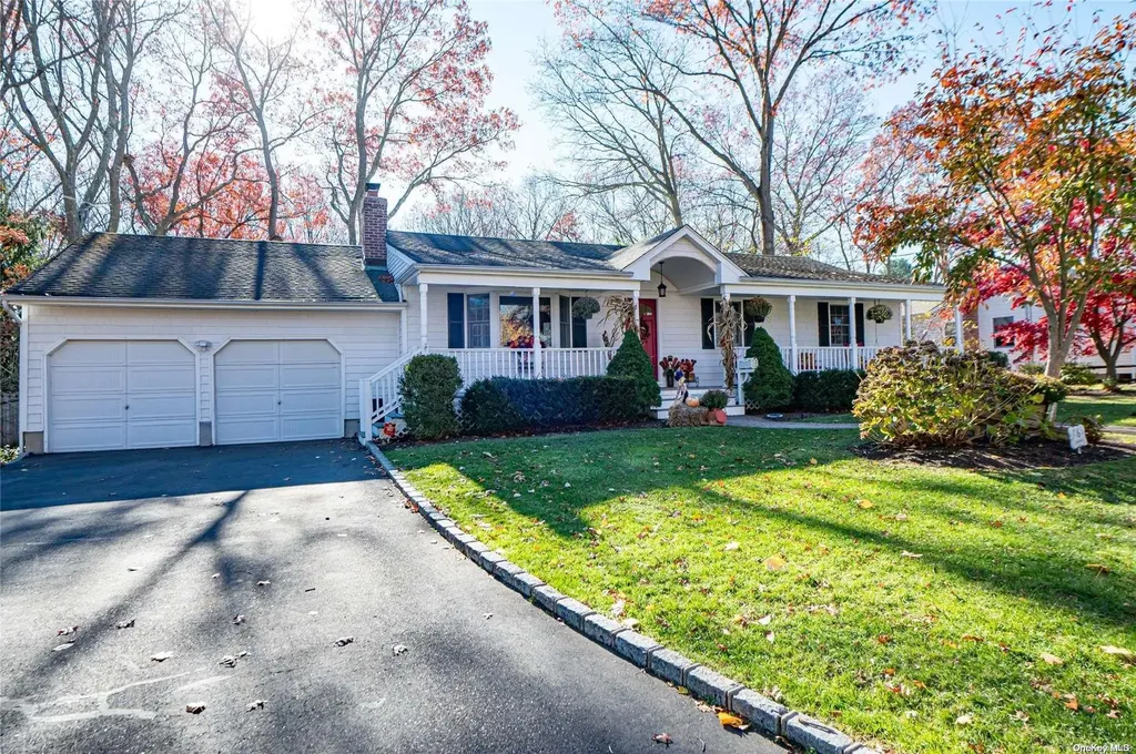 6 Cinderella Lane Saint James NY 11780