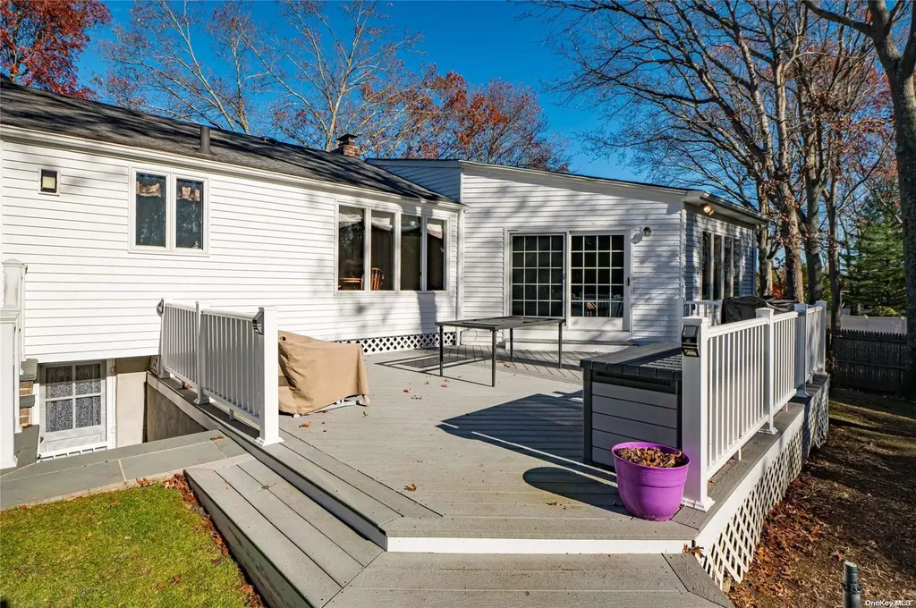 6 Cinderella Lane Saint James NY 11780