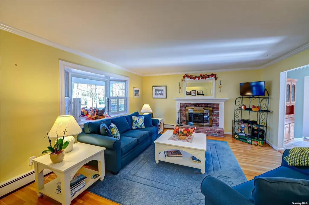 6 Cinderella Lane Saint James NY 11780