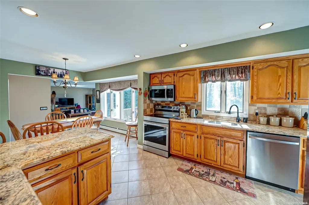 6 Cinderella Lane Saint James NY 11780