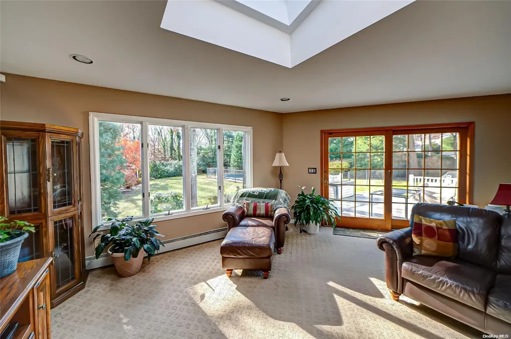 6 Cinderella Lane Saint James NY 11780