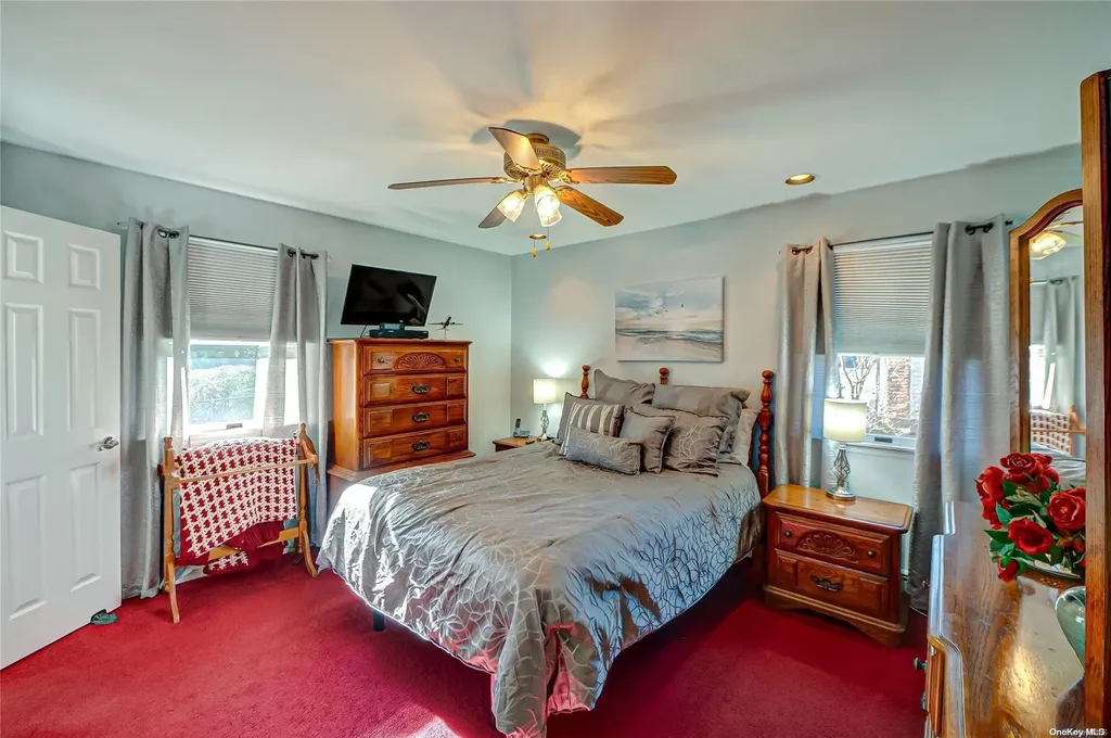 6 Cinderella Lane Saint James NY 11780