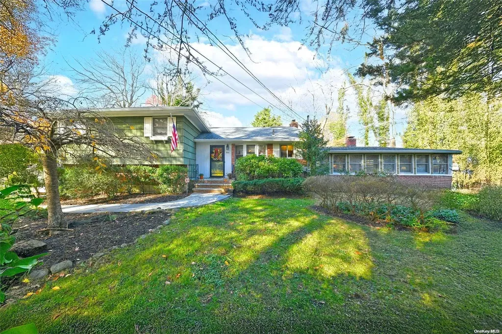 3 Robin Lane Huntington NY 11743