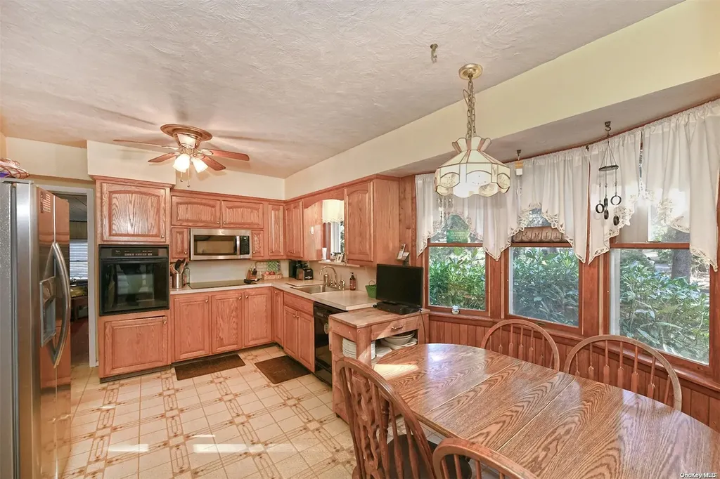 3 Robin Lane Huntington NY 11743