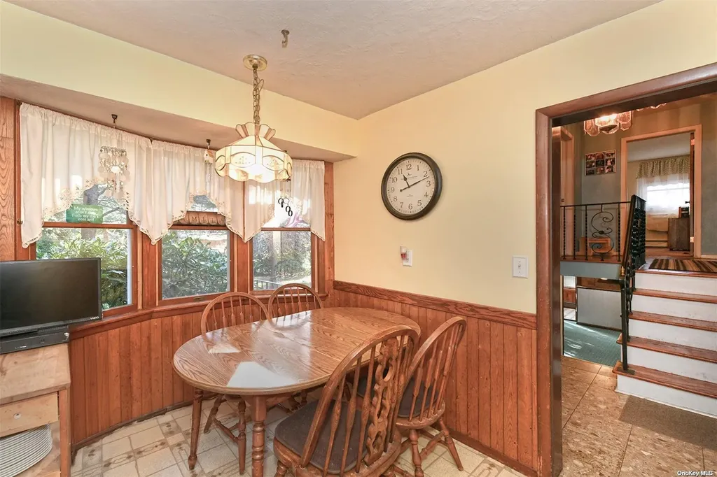 3 Robin Lane Huntington NY 11743