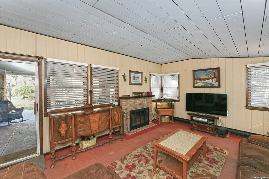 3 Robin Lane Huntington NY 11743