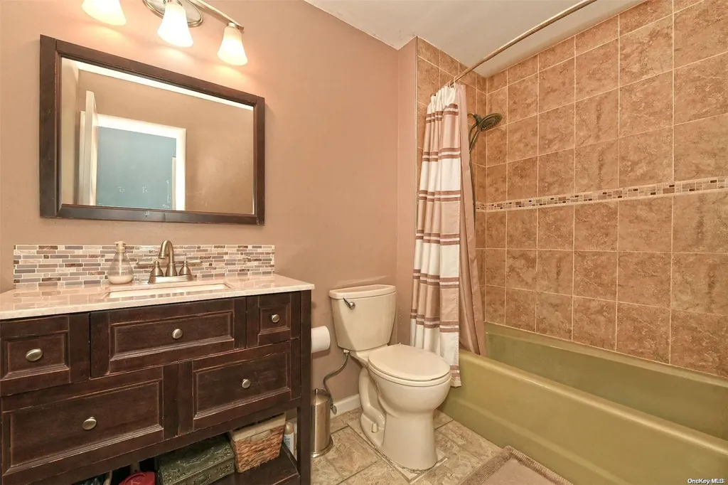 3 Robin Lane Huntington NY 11743