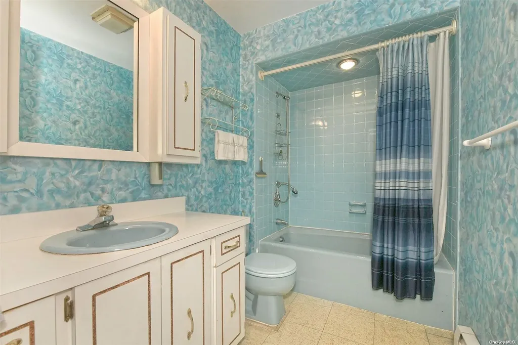 3 Robin Lane Huntington NY 11743