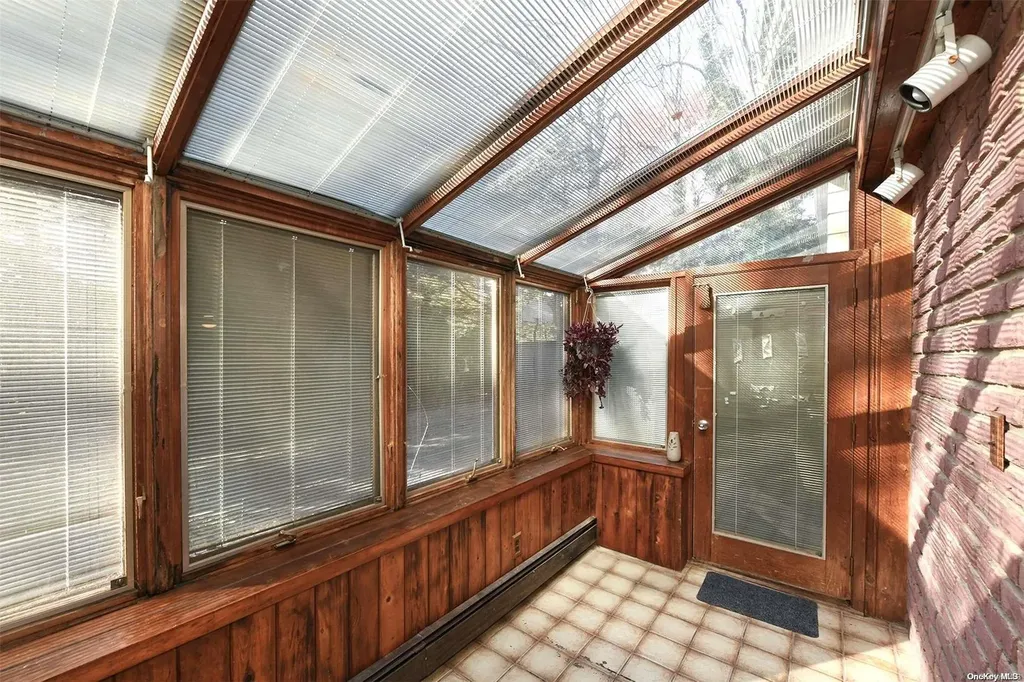 3 Robin Lane Huntington NY 11743