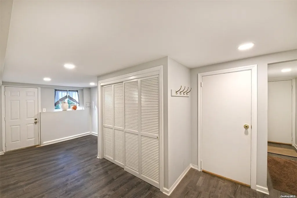 3 Robin Lane Huntington NY 11743