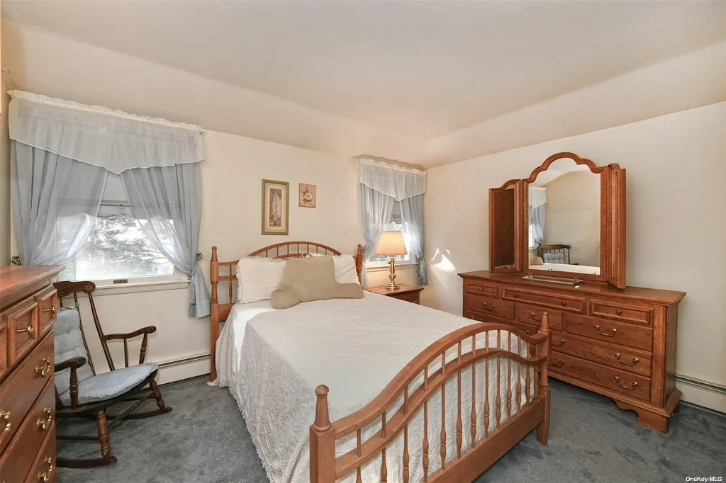 3 Robin Lane Huntington NY 11743