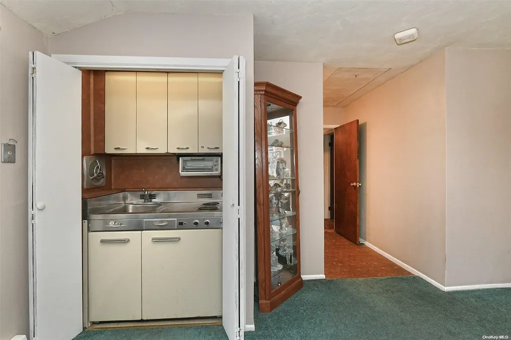 3 Robin Lane Huntington NY 11743