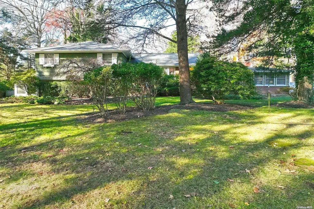 3 Robin Lane Huntington NY 11743