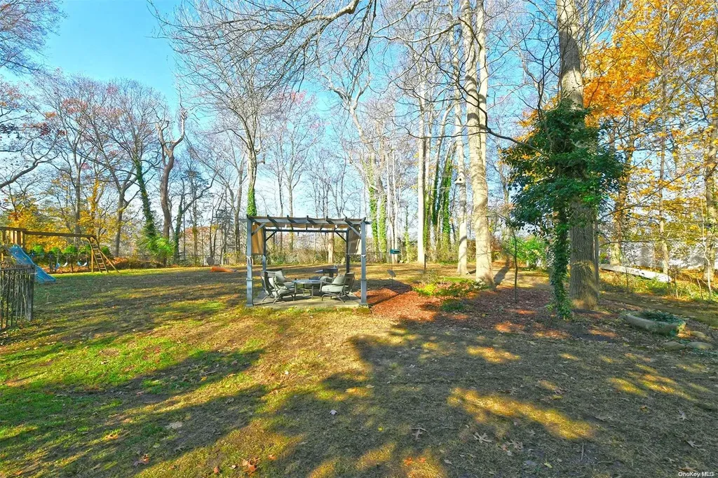 3 Robin Lane Huntington NY 11743